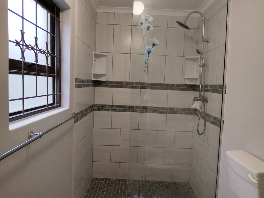5 Bedroom Property for Sale in Victoria Park Western Cape